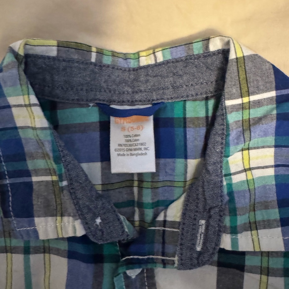 Button down - Picture 2 of 2